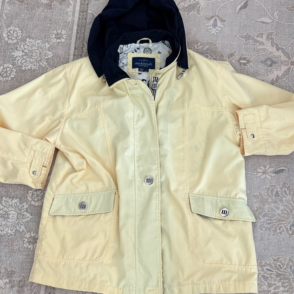 Mackintosh New England Yellow Jacket with removable Hood sz l